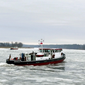 Niemiecki lodołamacz Kietz na Odrze.