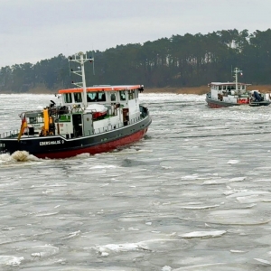 Niemieckie lodołamacze na Odrze.