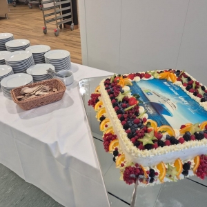 Z okazji zawinięcia promu do Trelleborga - tort na pamiątkę.