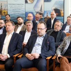 Przedstawiciele firm wchodzących w skład Forum Okrętowego podczas spotkania w siedzibie PRS.