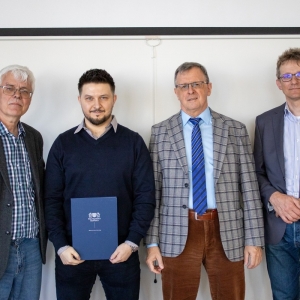 Absolwenci II edycji studiów podyplomowych „Budowa Okrętów” w Instytucie Budowy Okrętów Politechniki Gdańskiej.