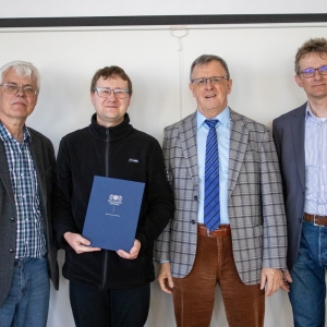 Absolwenci II edycji studiów podyplomowych „Budowa Okrętów” w Instytucie Budowy Okrętów Politechniki Gdańskiej.