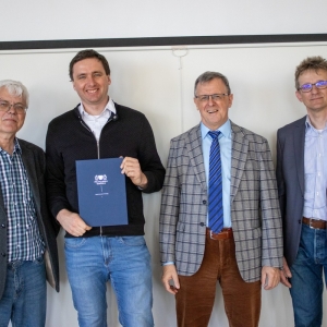 Absolwenci II edycji studiów podyplomowych „Budowa Okrętów” w Instytucie Budowy Okrętów Politechniki Gdańskiej.