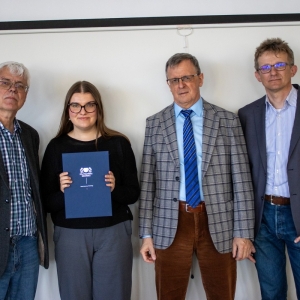 Absolwenci II edycji studiów podyplomowych „Budowa Okrętów” w Instytucie Budowy Okrętów Politechniki Gdańskiej.