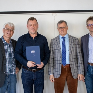 Absolwenci II edycji studiów podyplomowych „Budowa Okrętów” w Instytucie Budowy Okrętów Politechniki Gdańskiej.