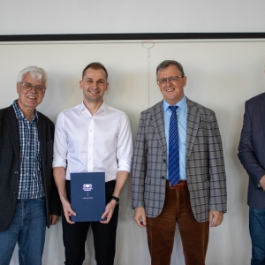 Absolwenci II edycji studiów podyplomowych „Budowa Okrętów” w Instytucie Budowy Okrętów Politechniki Gdańskiej.