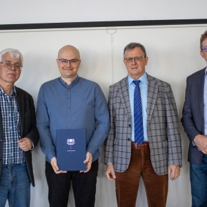 Absolwenci II edycji studiów podyplomowych „Budowa Okrętów” w Instytucie Budowy Okrętów Politechniki Gdańskiej.