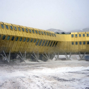 Etapy budowy nowego budynku Polskiej Stacji Arktycznej im. Henryka Arctowskiego. Fot.: Arctowski Polish Antarctic Station/fb