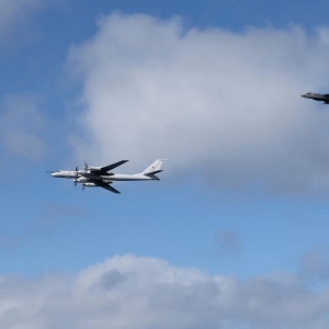 Samoloty RAF przechwyciły rosyjski samolot w pobliżu flagowego brytyjskiego lotniskowca. Fot. British MoD
