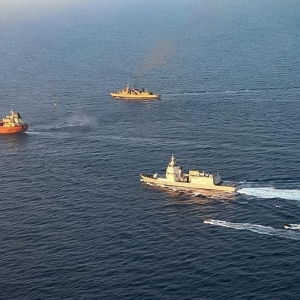 Operacja IRINI: okręt Thaon di Revel zatrzymuje tankowiec należący do rosyjskiej „floty cieni”. Fot.: Ministero della Difesa/CC BY-NC-SA 4.0