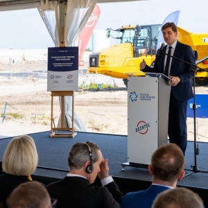 Uroczystość przekazania firmie Bechtel terenu pod budowę elektrowni jądrowej w Lubiatowie-Kopalinie. Fot.: PEJ/x.com