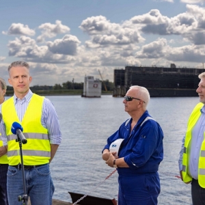 Wiceminister infrastruktury Arkadiusz Marchewka podczas brefingu prasowego. Fot.: x.com