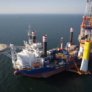 Instalacja monopali i elementów pomocniczych na morskiej farmie wiatrowej Baltica 2 w Ustce.
