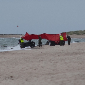 Dron znaleziony na plaży pod Jarosławcem ma rosyjskie oznaczenia. Fot. H. Bierndgarski