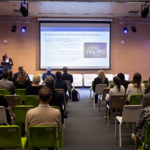 Panel energetyczny, poświęcony rozwijaniu elektrowni jądrowych na Pomorzu podczas Forum Gospodarki Morskiej Gdynia 2026. 