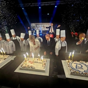 Torty były trzy – oprócz PŻM jubileusze świętowały Morska Agencja Gdynia i Miasto Gdynia. 