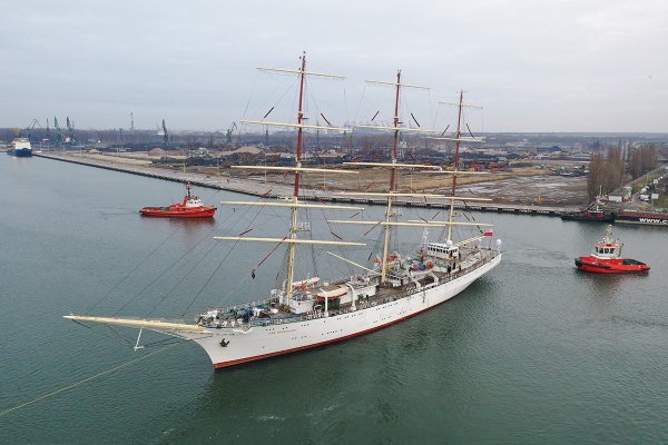 Biała Dama w Gdańskiej Stoczni Remontowej