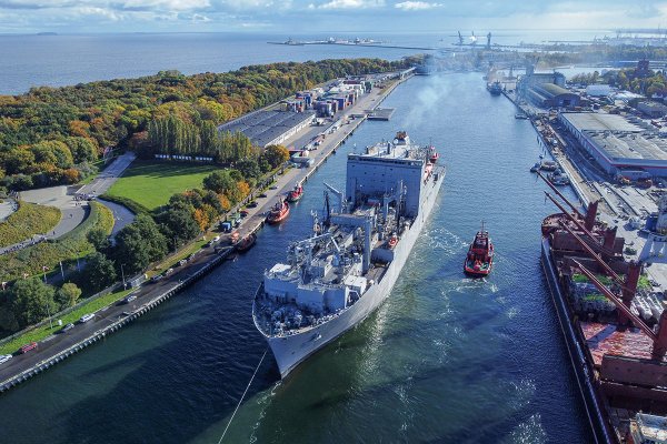 Amerykański okręt USS Robert E. Peary wpłynął do gdańskiego portu