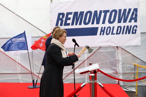 Wodowanie i chrzest niszczyciela min ORP Mewa oraz holownika H-13 Przemko