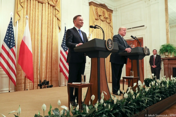 Duda: budowa gazociągu Nord Stream 2 zagraża stabilności energetycznej Europy