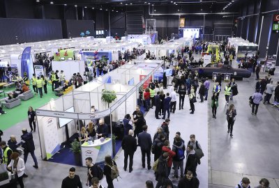 Ponad 5 tys. uczniów na I Edukacyjnych Targach Kariery Edu Offshore Wind 2023 (Fot.: Sławomir Lewandowski / PortalMorski.pl) Ponad 5 tys. uczniów na I Edukacyjnych Targach Kariery Edu Offshore Wind 2023