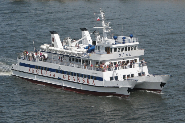 Statek uderzył w nabrzeże