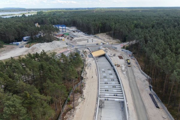 Półmetek drążenia tunelu pod Świną