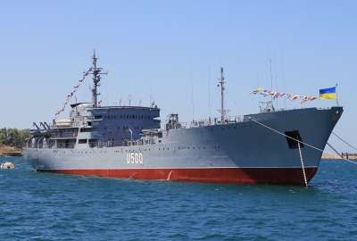 Rosyjski kuter prowokował dwa okręty na Morzu Azowskim
