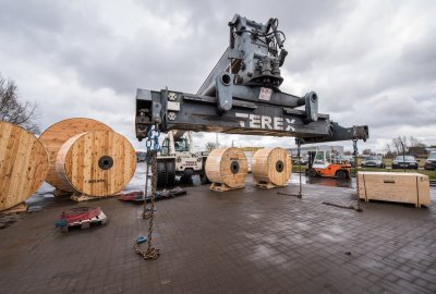 Fot.: mat. pras. 800 tysięcy złotych wsparcia na projekt obsługi niekonwencjonalnych towarów ciężkich...