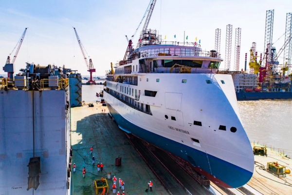 Wycieczkowiec ekspedycyjny Greg Mortimer spłynął na wodę