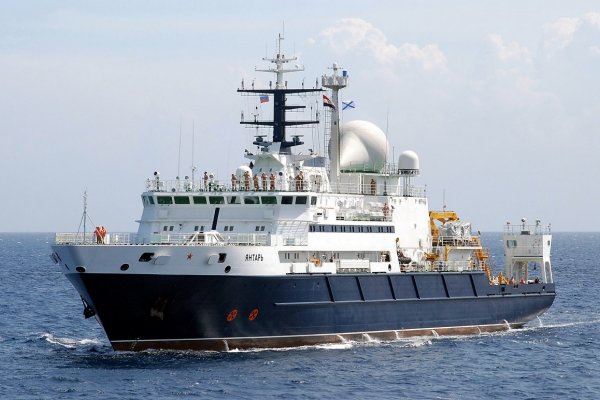 Brytyjskie siły monitorują rosyjski okręt szpiegowski