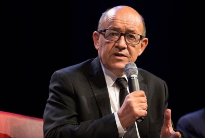 Szef MSZ Francji: ''poważny kryzys'' w związku z anulowaniem kontaktu na...