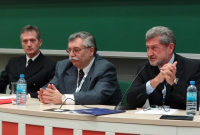 Czy opłaca się wracać pod biało-czerwoną?