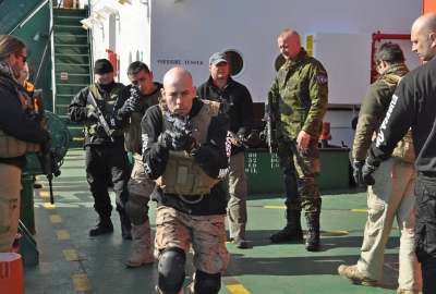 Jak bronić statki i załogi przed piratami