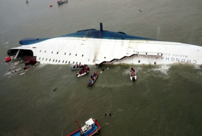 Sewol przetransportowany na ląd [VIDEO]