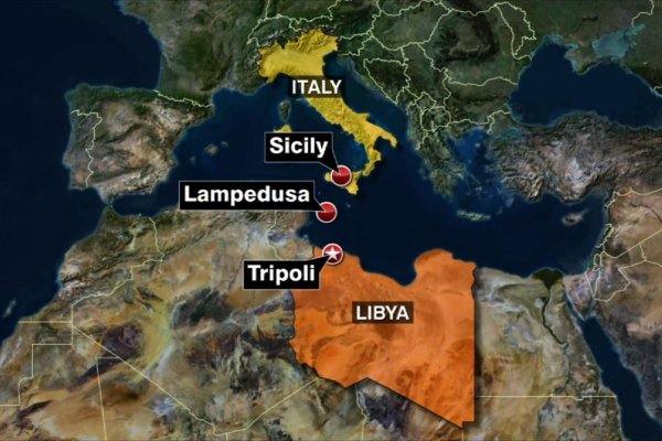 Włoska straż przybrzeżna uratowała 143 migrantów, dwie osoby zaginione