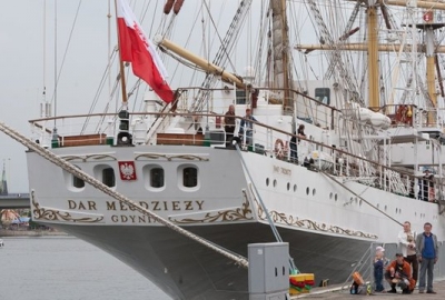 Przypłynie Dar Młodzieży