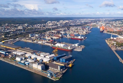 Zwiększenie udziału polskich portów w rynku basenu Morza Bałtyckiego efe...