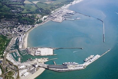 W. Brytania: Rząd ostrzega przed sześciomiesięcznymi opóźnieniami w port...