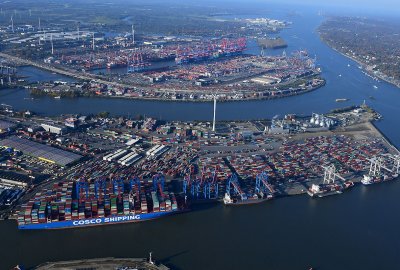 Port w Hamburgu zwiększa udział w rynku przeładunku kontenerów