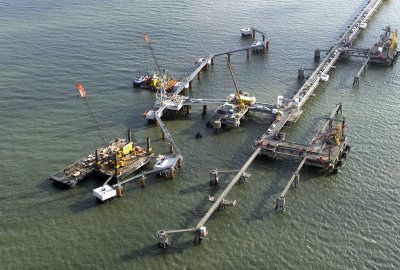 W Wilhelmshaven zakończono budowę infrastruktury dla pływającego termina...