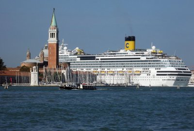 Bilet wstępu do Wenecji sposobem na zalew turystów z wycieczkowców?