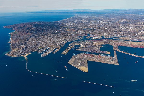 Biden ogłosił wydłużenie pracy w porcie w Los Angeles, by zapobiec kryzysowi dostaw