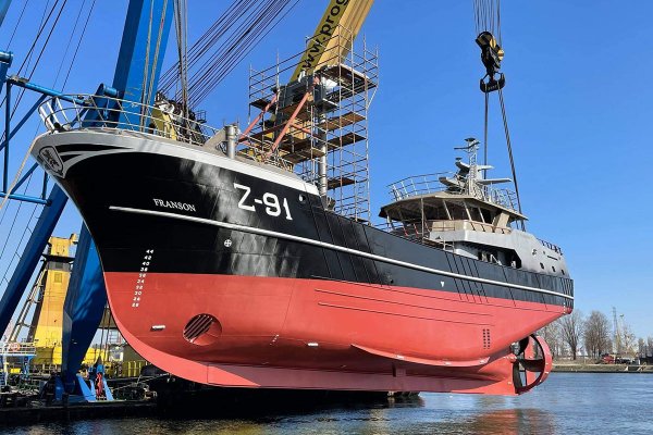 Częściowo wyposażony kadłub trawlera Franson ze stoczni Safe w Gdańsku dla Maaskant Shi...