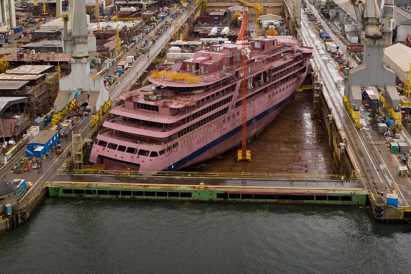 Drugi częściowo wyposażony arktyczny wycieczkowiec przekazany przez stocznię Crist