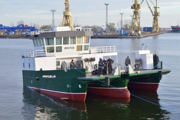 Trimaran Brutus ze stoczni PTS Ltd. w Szczecinie [video]