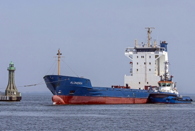 Mały kontenerowiec na bydłowiec - przebudowa w stoczni Nauta