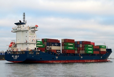 Rotterdam: spadek sprzedaży okrętowych paliw ropopochodnych, wzrost LNG...