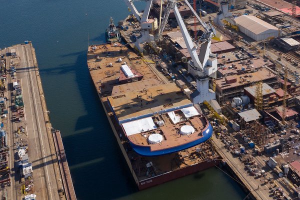 Kolejny ''megablok'' wycieczkowca opuścił stocznię Crist