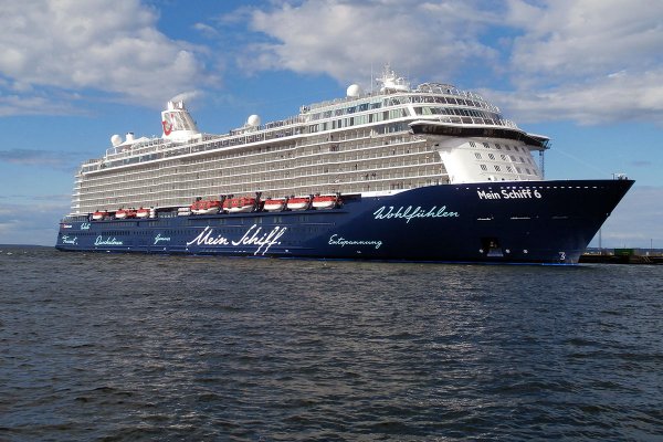 Władze w Grecji: 12 członków załogi wycieczkowca zakażonych koronawirusem